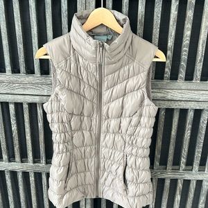 Athleta puffer vest